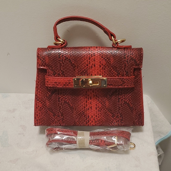 Fashion Nova Handbags - Fashion Nova Red Textured Mini Bag